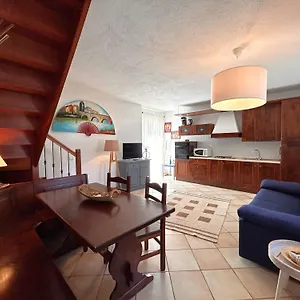Apartment Italia 90 Two Levels