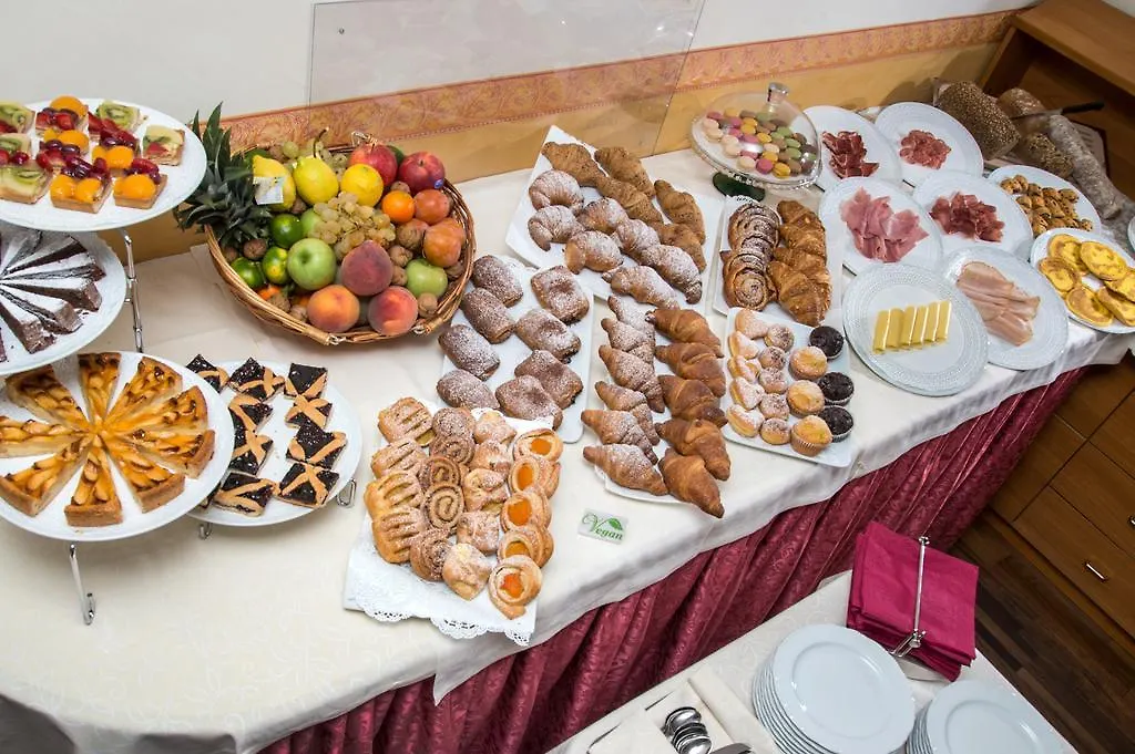 מסטרה Hotel Vivit ***S