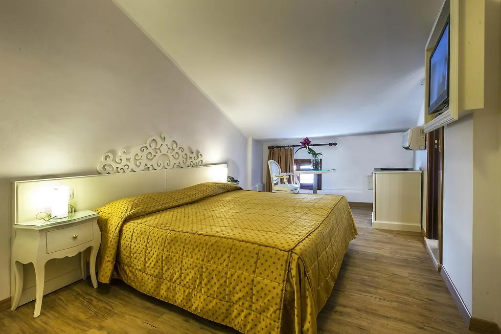 מסטרה Hotel Vivit ***S